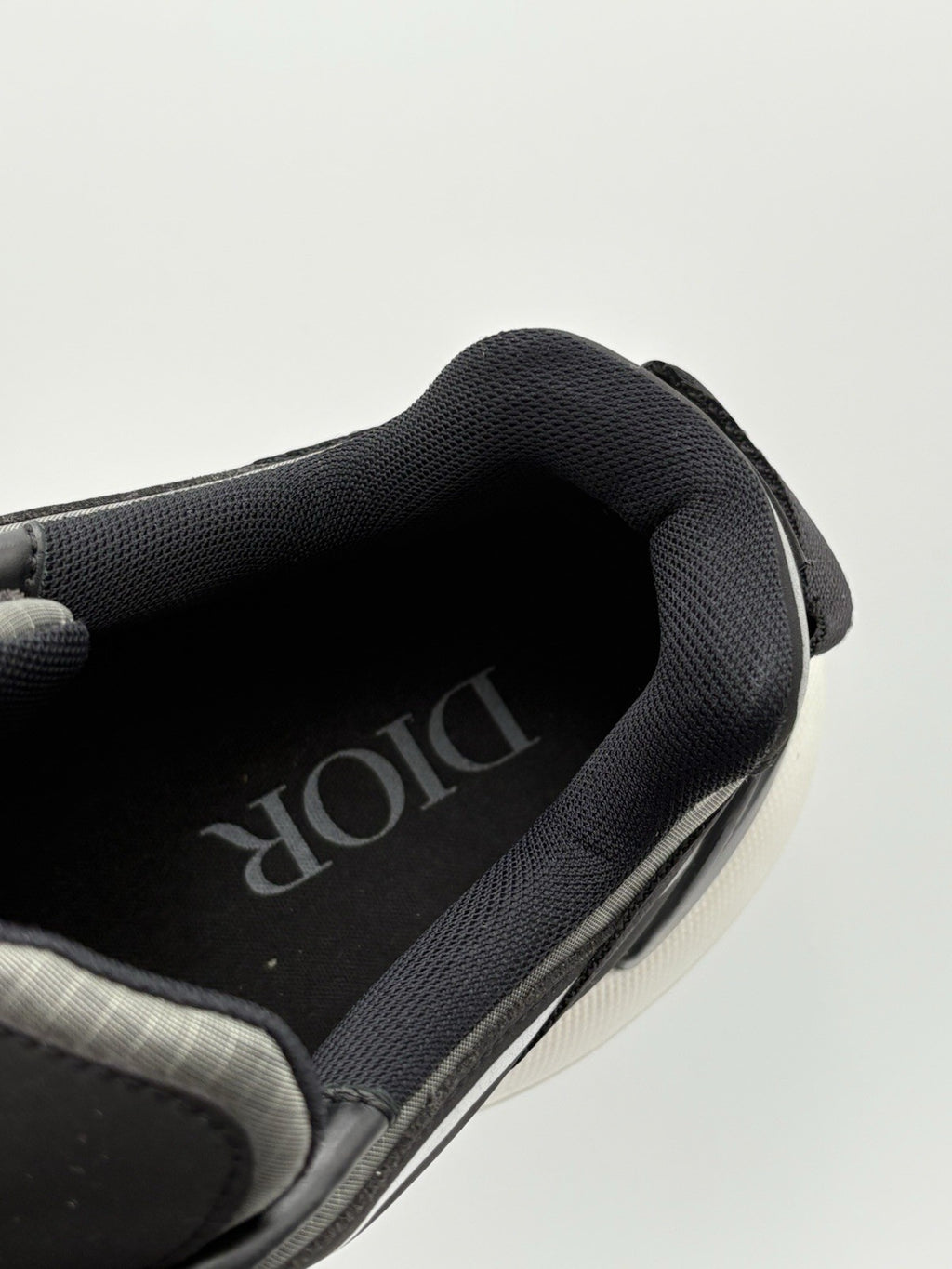 Size 43 (10 US) - Dior B24 Runtek ' Black Yellow ' | EXCELLENT CONDITION!