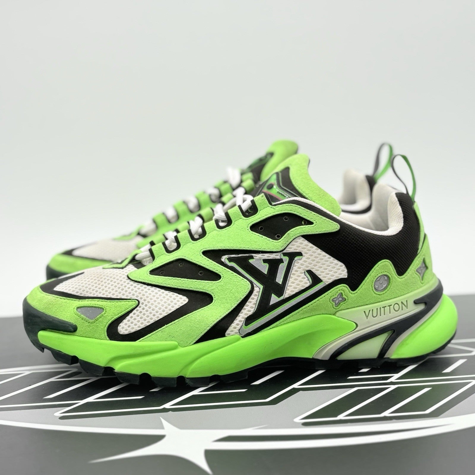 Size 7 LV (8-8.5 US) Louis Vuitton Tactic Runner ' Green ' | GREAT CONDITION!