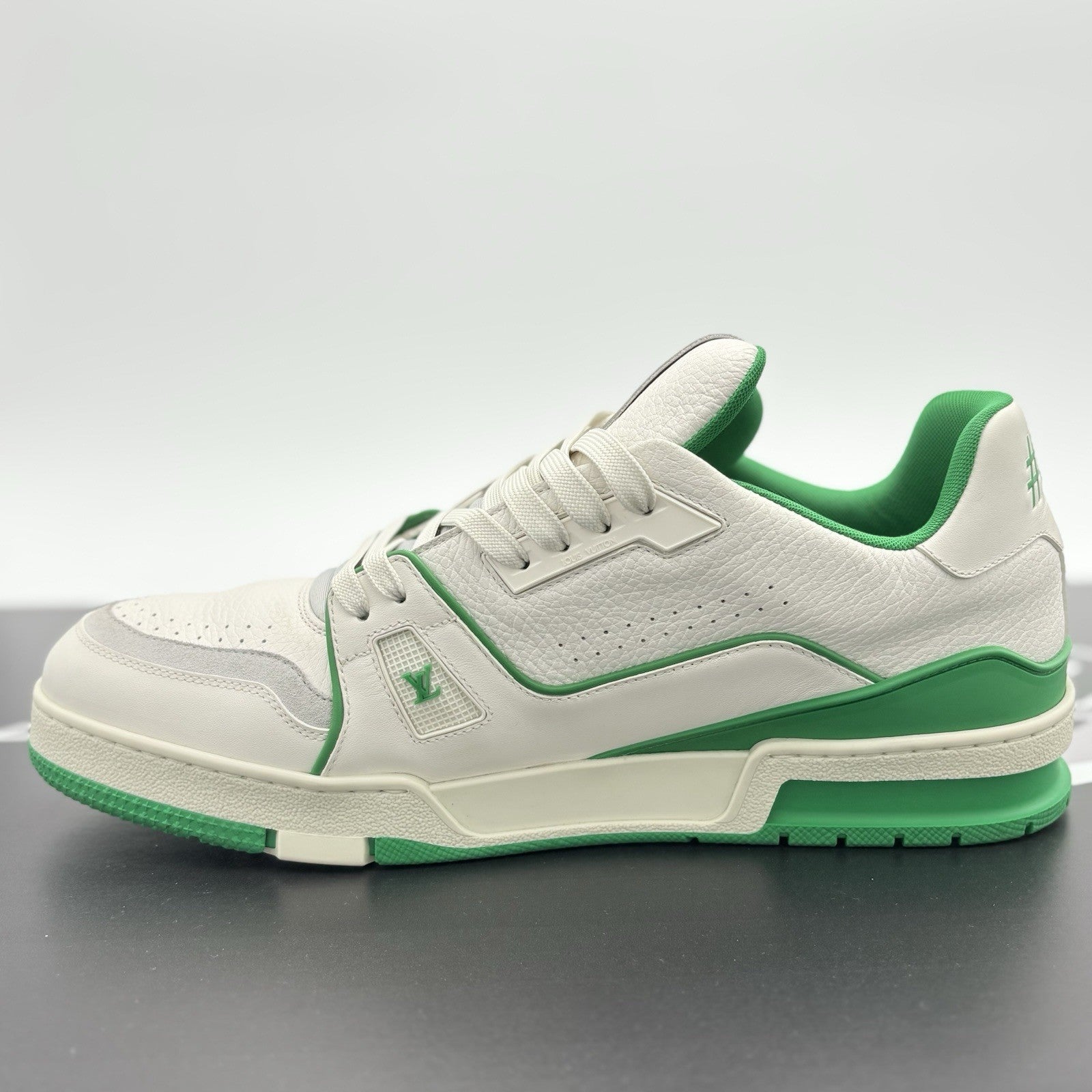 Size 11 LV (12-12.5 US) Louis Vuitton Trainer ' White Green ' | GREAT CONDITION!