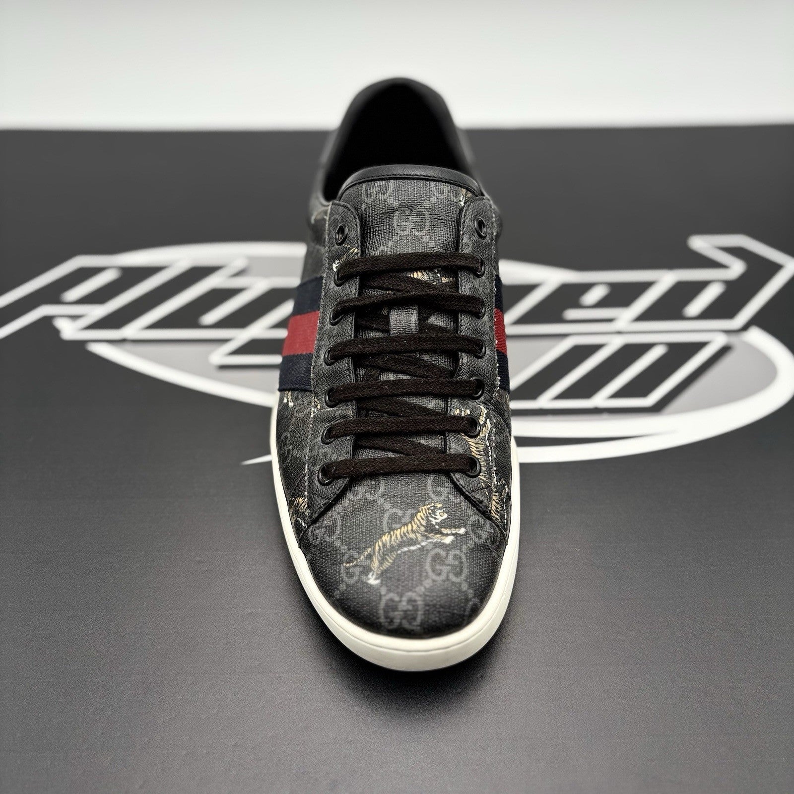 Size 8 G (8.5 US) - Gucci Tiger Ace GG Supreme Monogram | GREAT CONDITION!