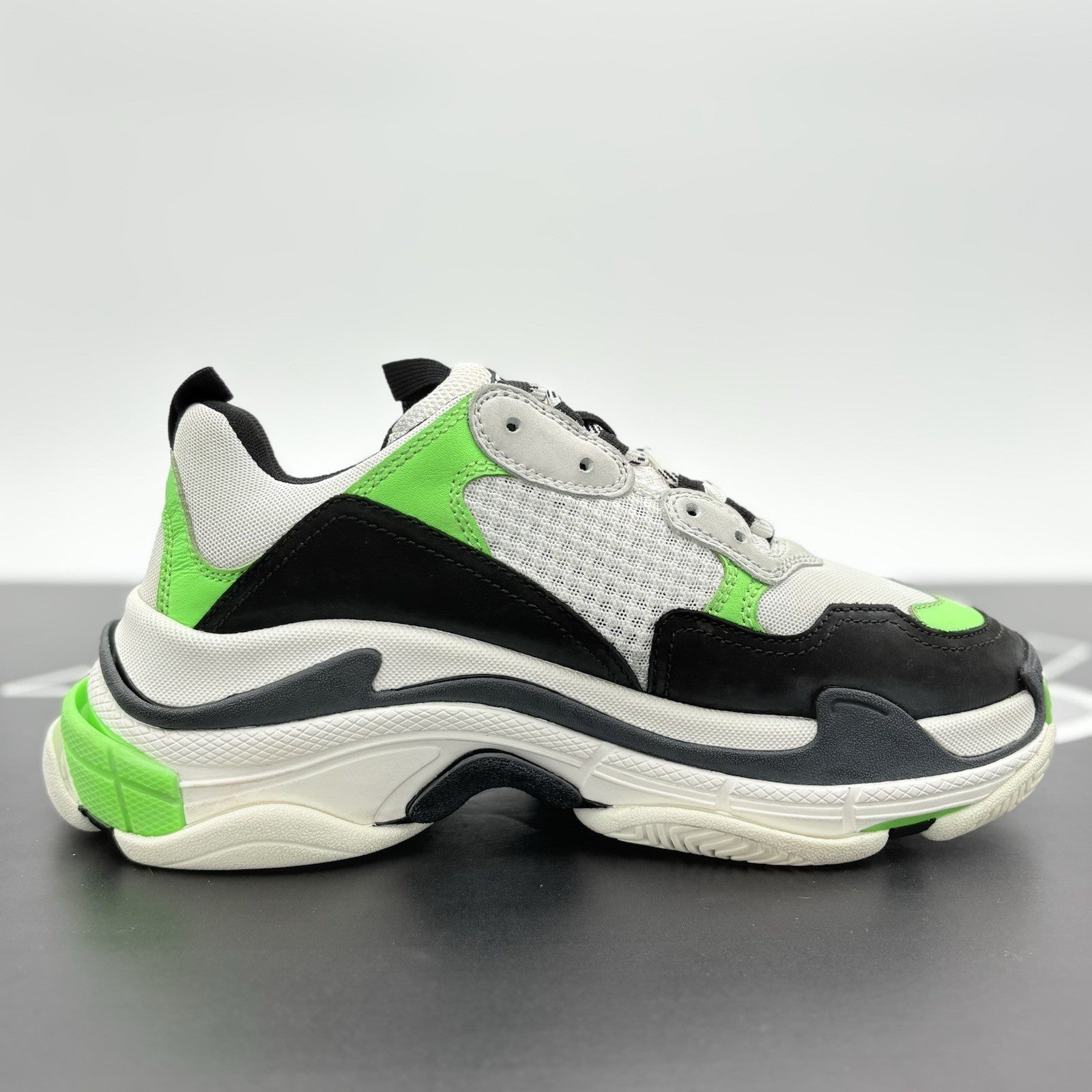 Size 40 - Balenciaga Triple S Sneaker ' Green Black ' | SUPER CLEAN!