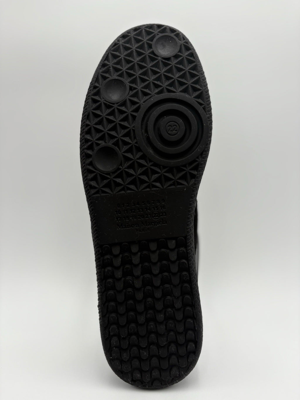 Size 40 (7 US) - Maison Margiela Low ' Black ' | EXCELLENT CONDITION!