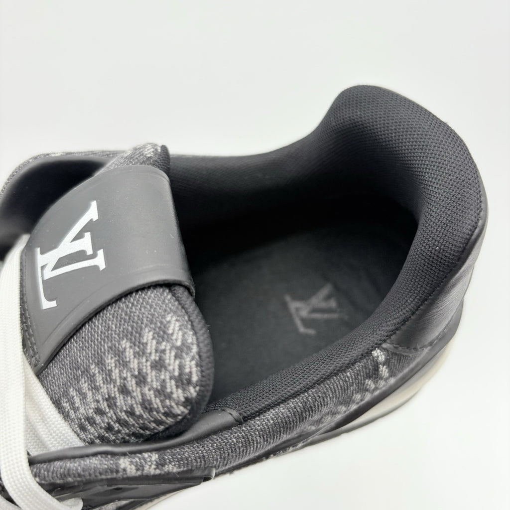 Size 9.5 LV (10.5-11 US) Louis Vuitton Trainer ' Black White ' | GREAT CONDITION