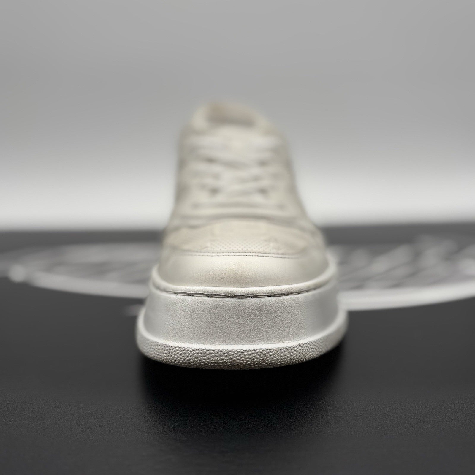 Size 8G (8.5 US) - Gucci GG Embossed ' White Leather ' | GOOD CONDITION!