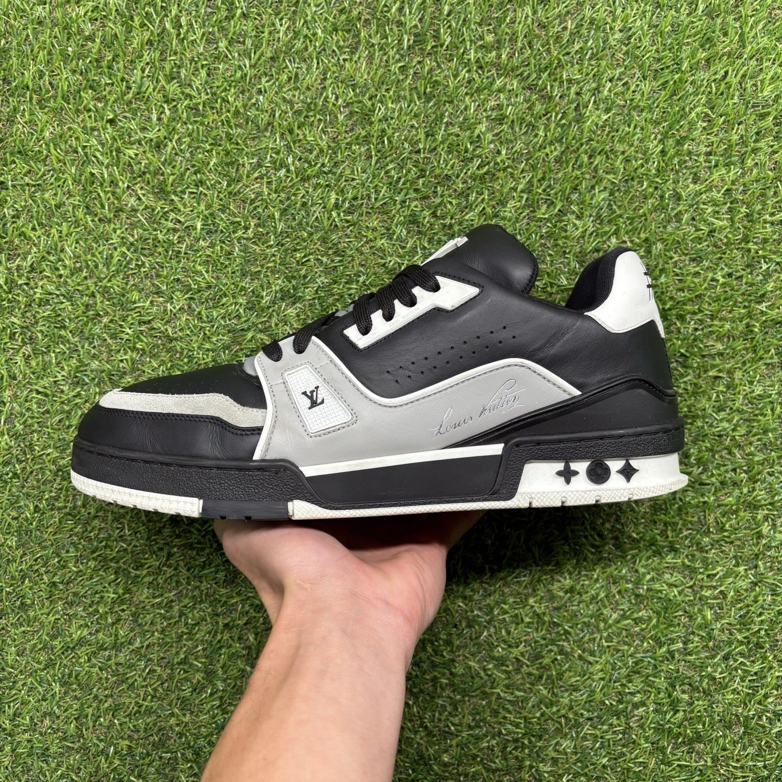 Size 8.5 LV (9.5-10 US) Louis Vuitton Trainer ' Black, Grey, White ' | GOOD!