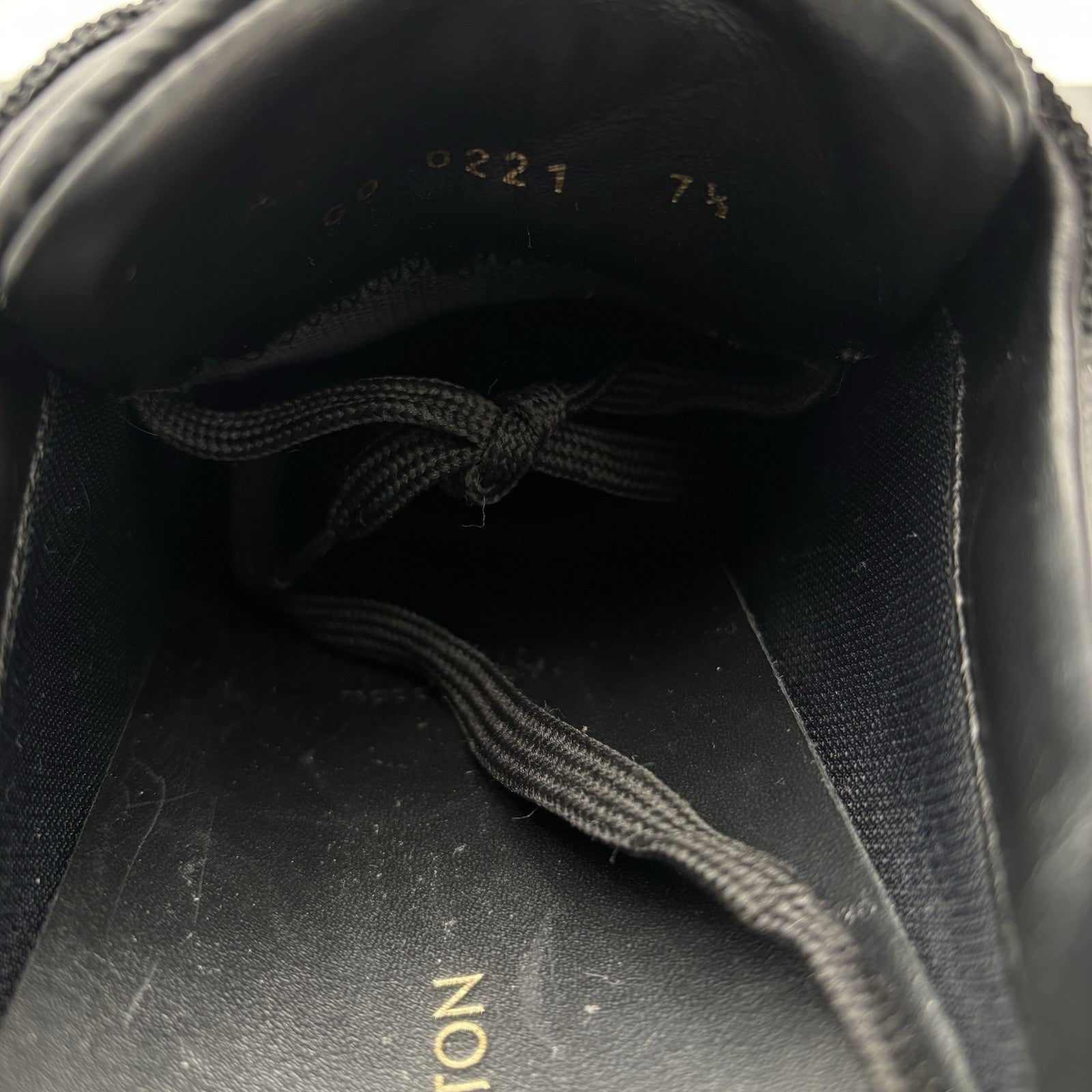 Size 7.5 LV (8.5-9 US) Louis Vuitton Run Away Sneaker ' Black White ' | GOOD!