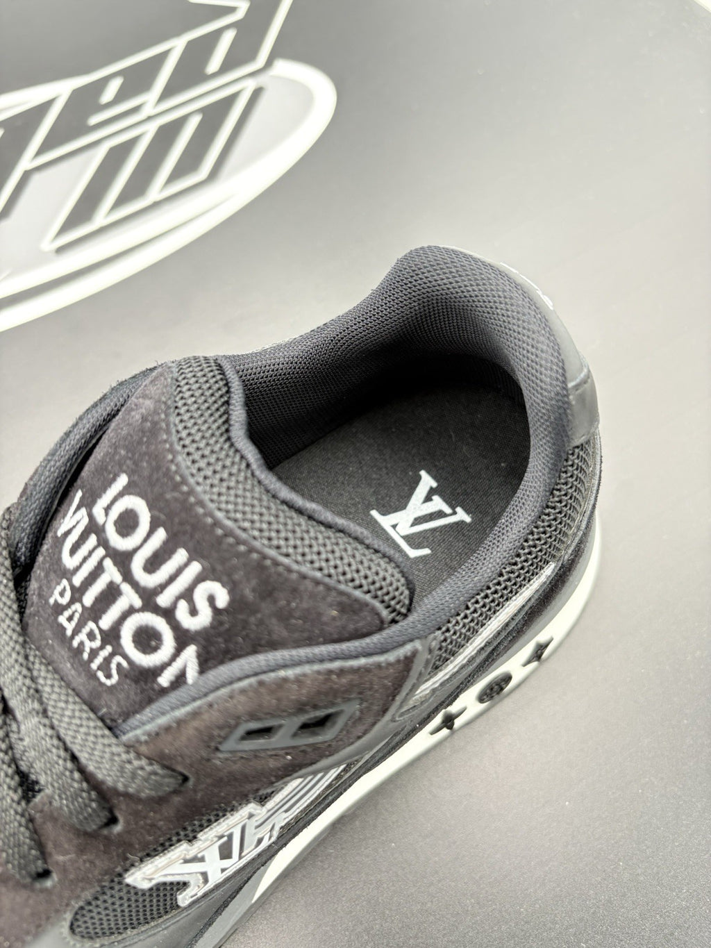 Size 8 LV (9-9.5 US) Louis Vuitton Run Away Low ' Black ' | EXCELLENT CONDITION!
