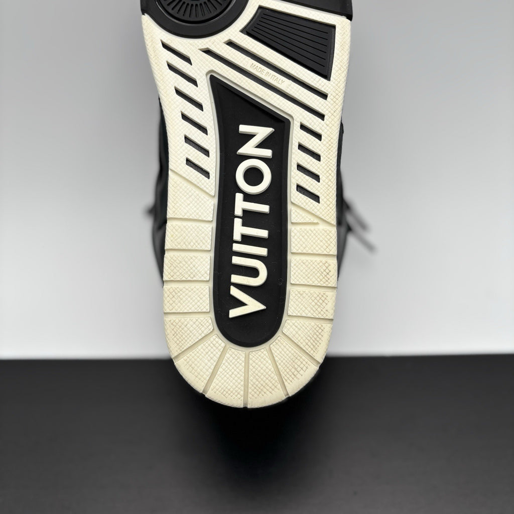 Size 8 LV (9-9.5 US) Louis Vuitton Skate ' Black White ' | GREAT CONDITION