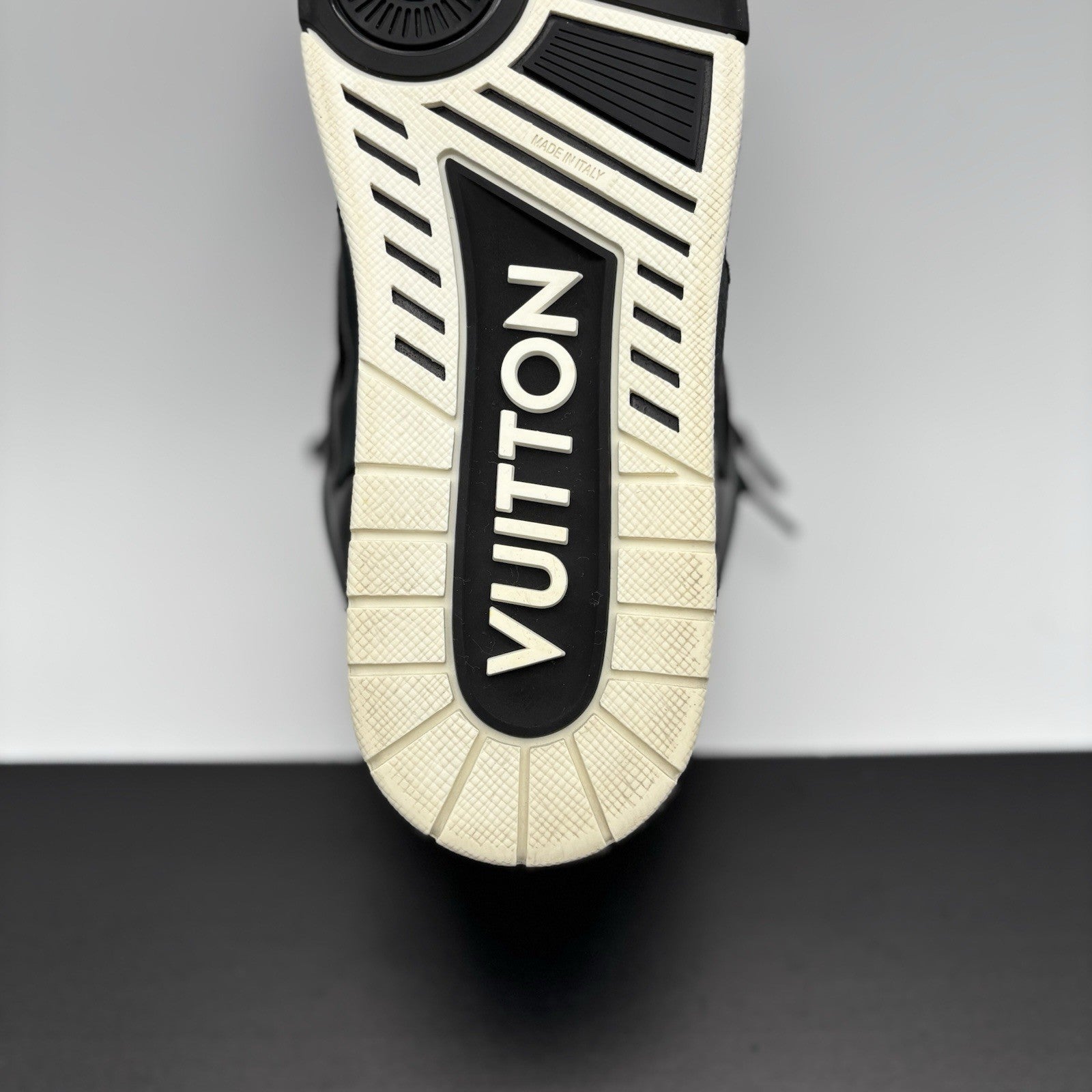 Size 8 LV (9-9.5 US) Louis Vuitton Skate ' Black White ' | GREAT CONDITION