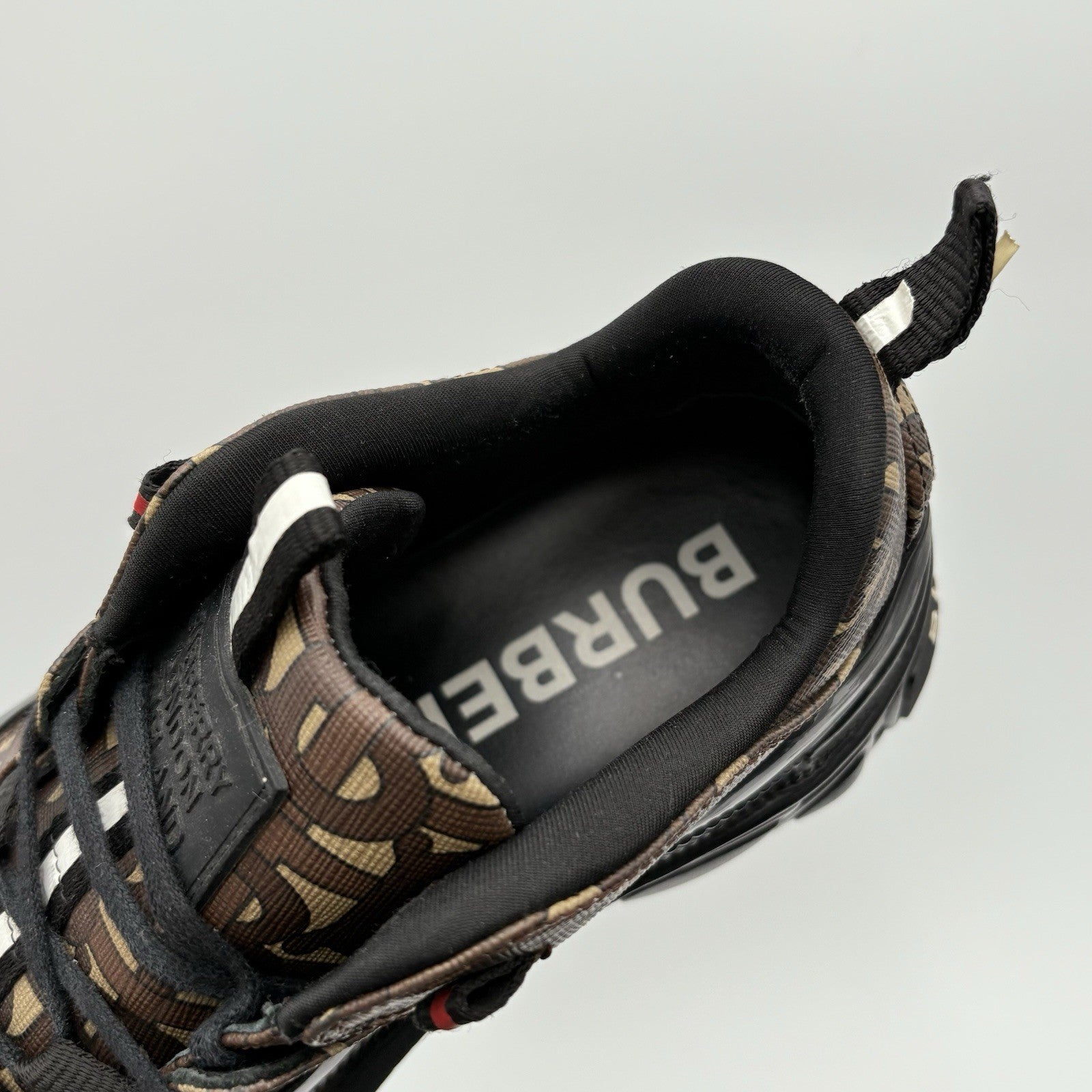 Size 40.5 (7.5 US) Burberry Arthur Low-Top  ' Monogram Print ' | GREAT CONDITION
