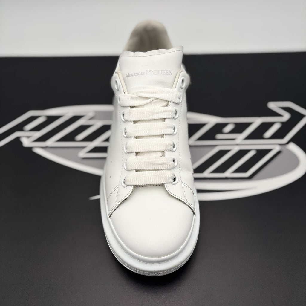 Size 41 (8 US) - Alexander McQueen ‘ White, Red ‘ | GREAT!