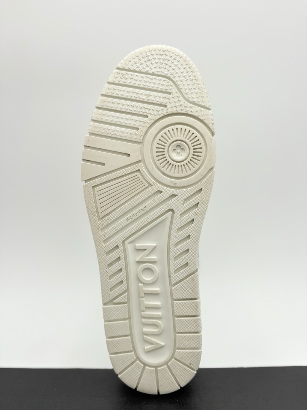Size 6.5 LV (7.5-8 US) Louis Vuitton Trainer ' White Green Recycled ' | CLEAN!