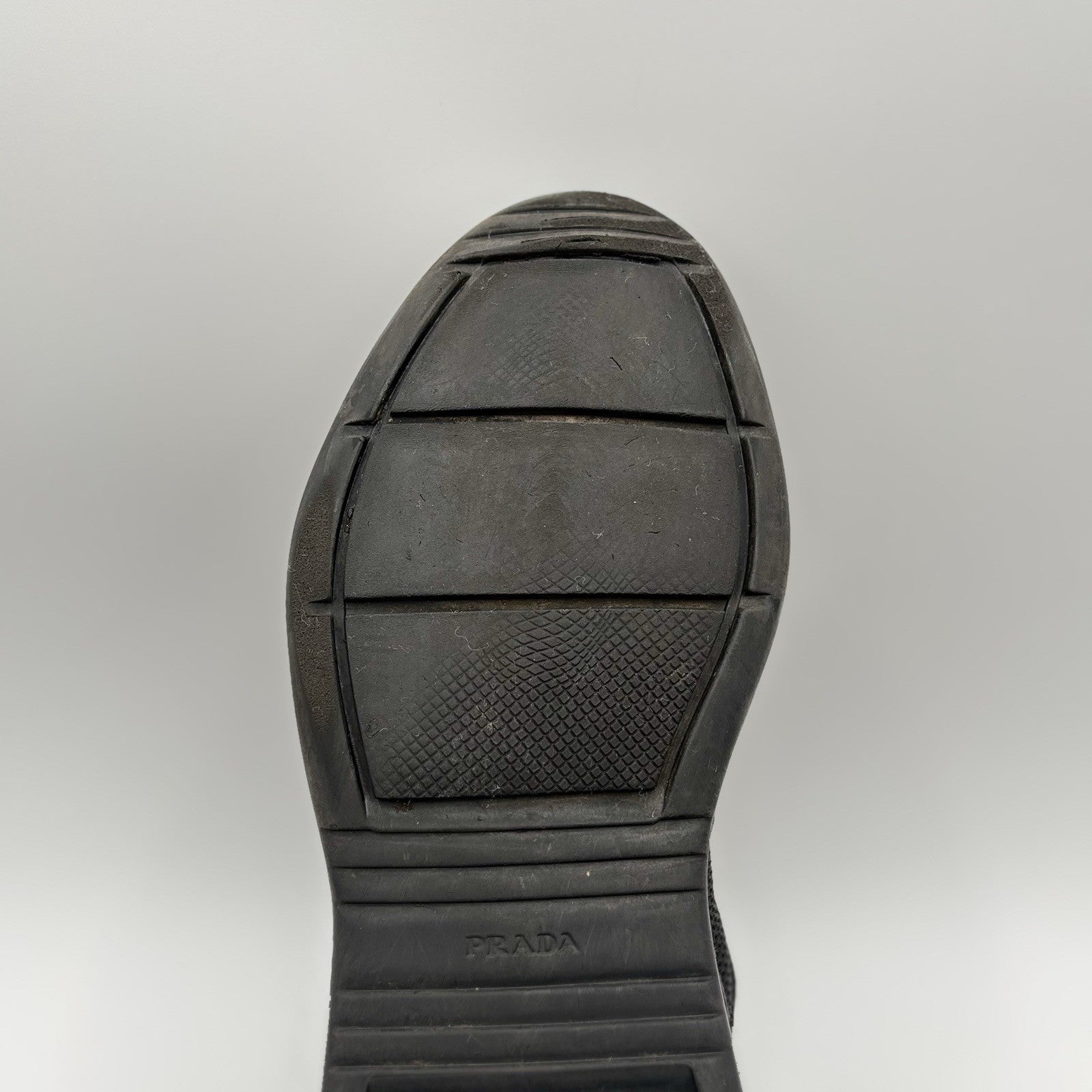 Size 8 UK (9 US) Prada Americas Cup ' Black '