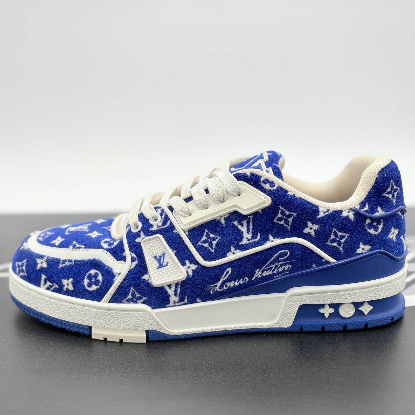 Size 8 LV (9-9.5 US) - Louis Vuitton Trainer ' Blue Monogram ' | SUPER CLEAN!