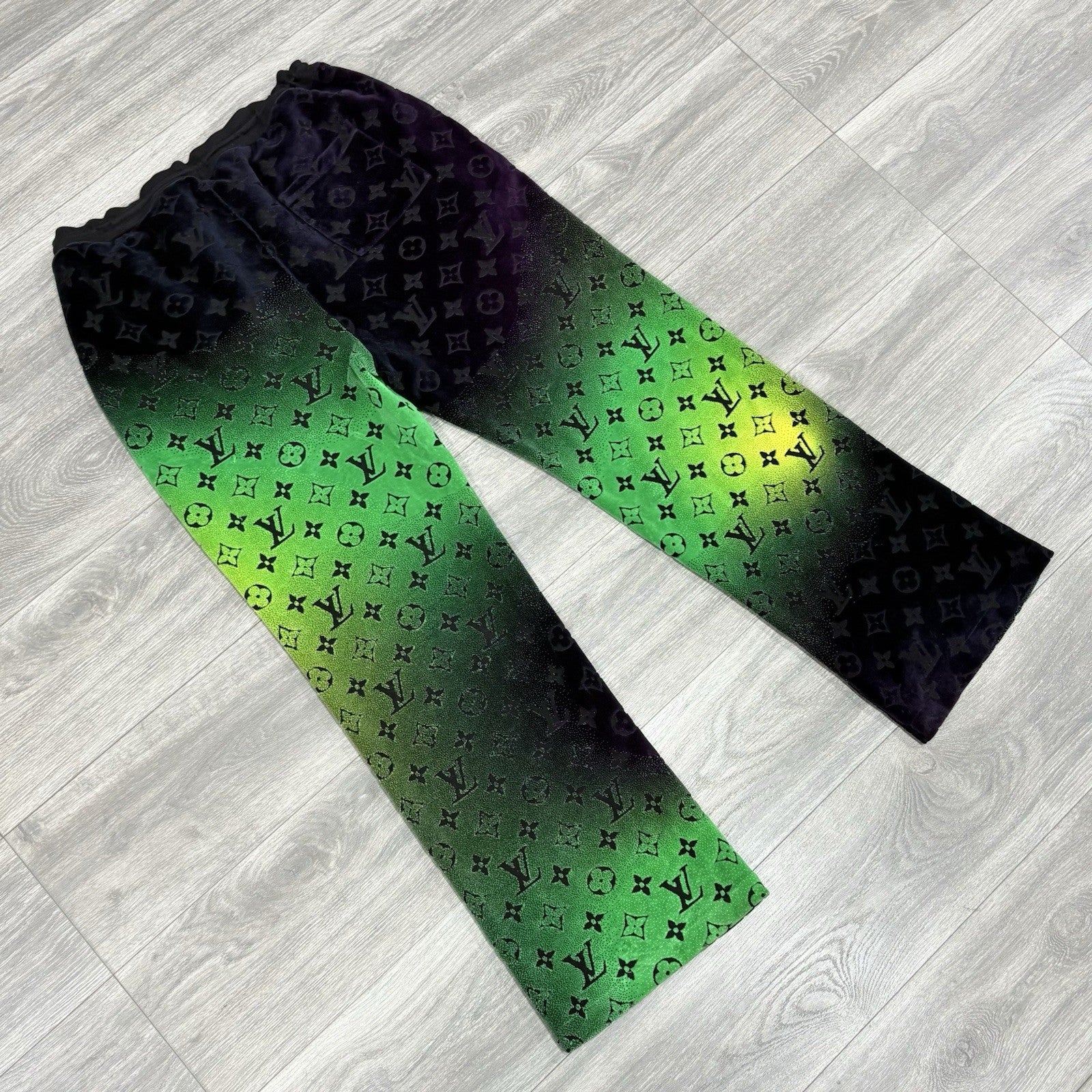 Size XXL - Louis Vuitton Monogram Velvet Sweatpants ' | SUPER CLEAN!