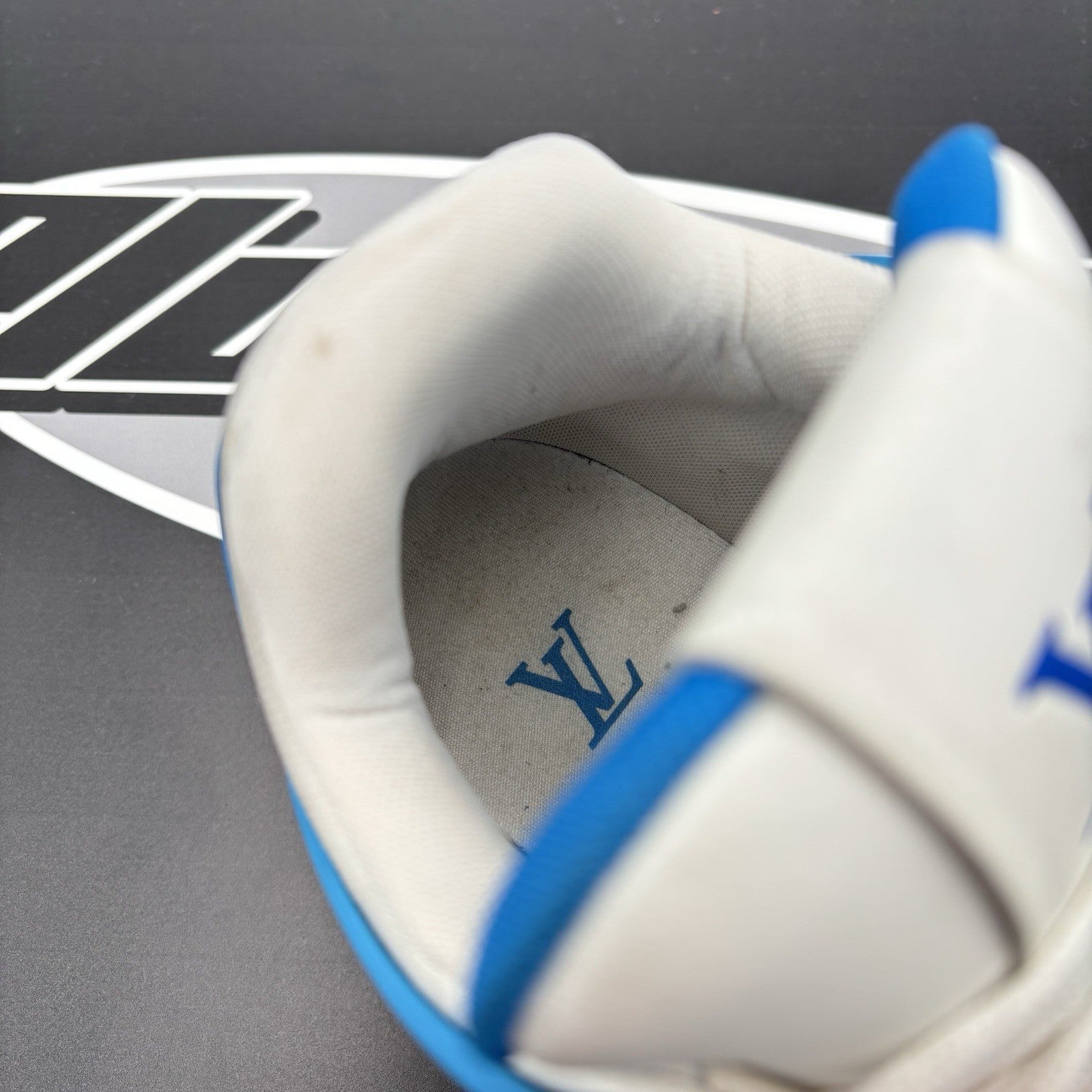 Size 8.5 LV (9.5-10 US) - Louis Vuitton Trainer Mid ‘ White, Blue ’ | GREAT!
