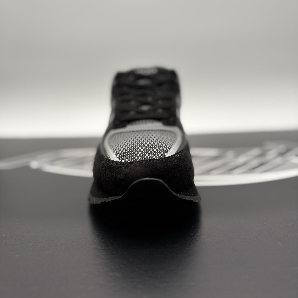 Size 8 LV (9-9.5 US) Louis Vuitton Run Away Low ' Black ' | EXCELLENT CONDITION!