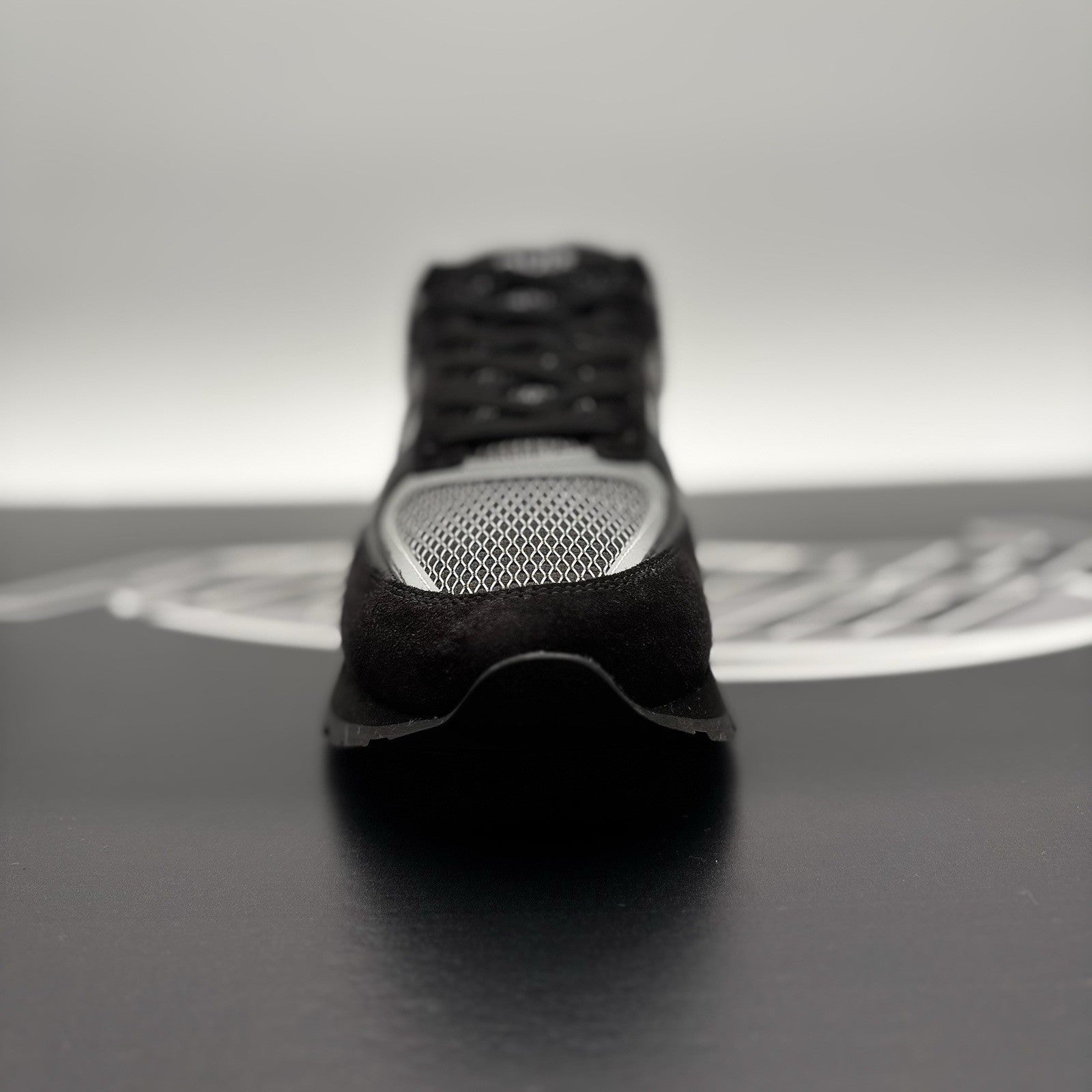 Size 8 LV (9-9.5 US) Louis Vuitton Run Away Low ' Black ' | EXCELLENT CONDITION!