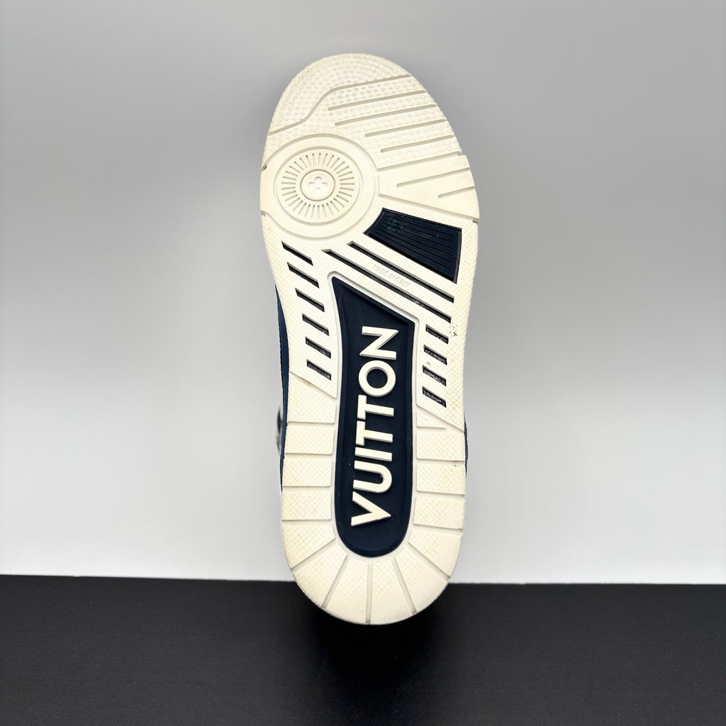 Size 6 LV (7-7.5 US ) Louis Vuitton Trainer ' White, Navy ' | GREAT CONDITION!