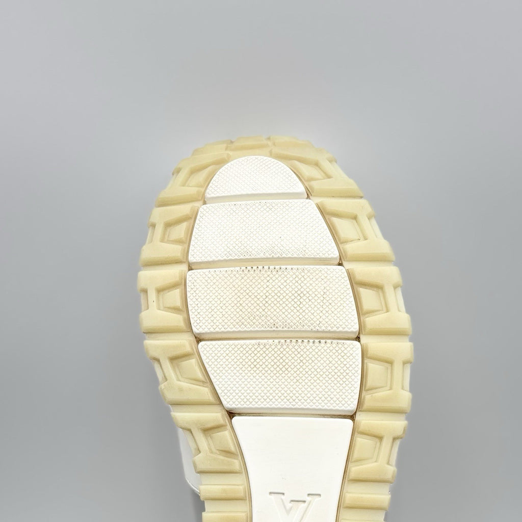 Size 12 LV (13-13.5 US) Louis Vuitton Run Away Sneaker ' White ' | GOOD!