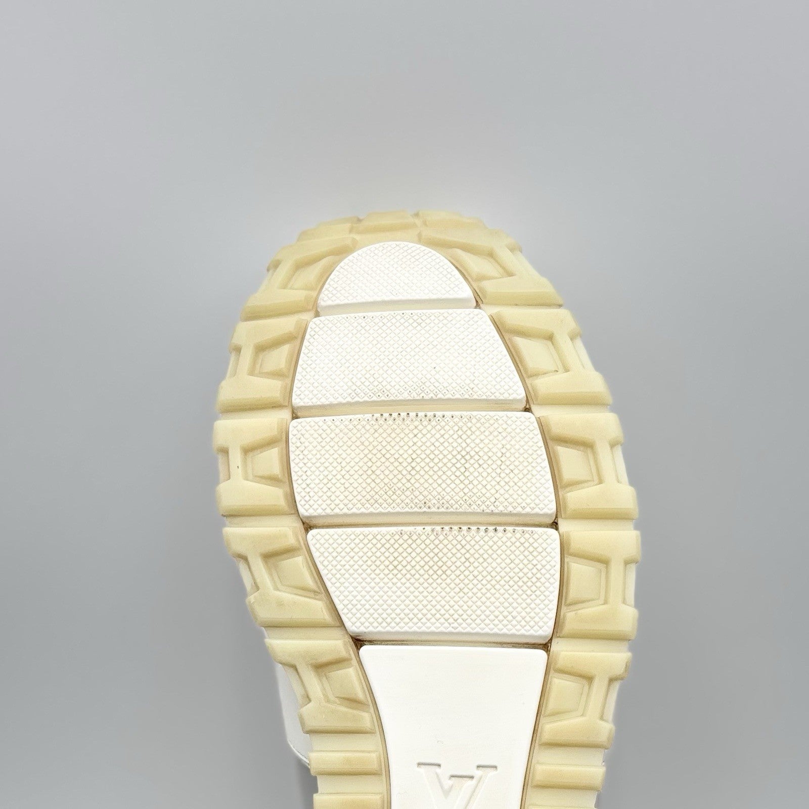 Size 12 LV (13-13.5 US) Louis Vuitton Run Away Sneaker ' White ' | GOOD!