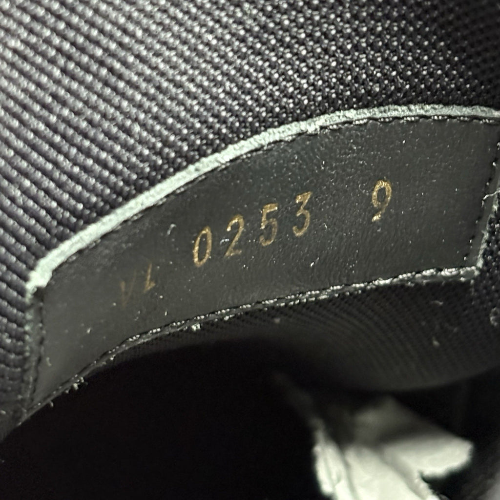 Size 9 LV (10-10.5 US) - Louis Vuitton Trainer ' Black ' | SUPER CLEAN!