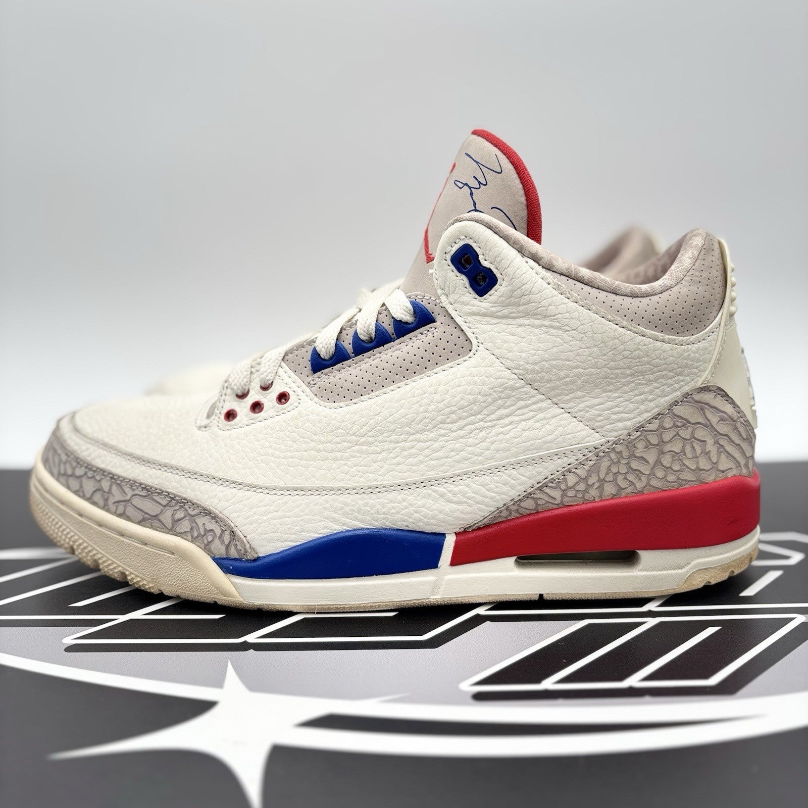 Size 11.5 - Air Jordan 3 Retro ' International Flight ' | GOOD CONDITION!