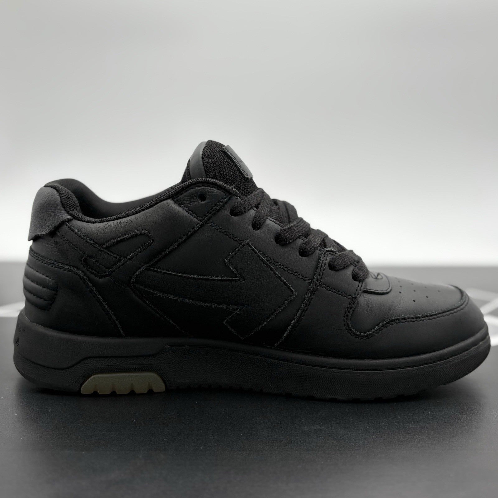 Size 43 (10 US) Off-White Out of Office ' Black ' | GREAT CONDITION!
