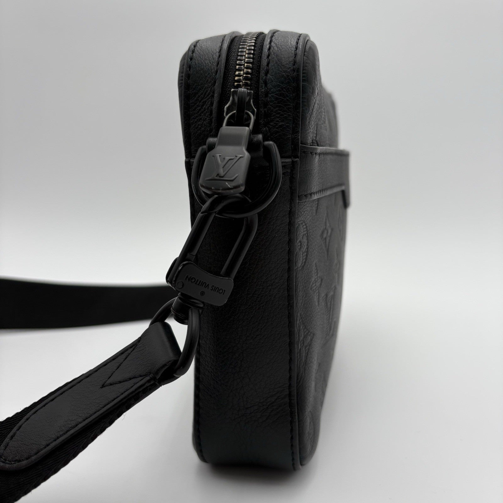 Louis Vuitton Messenger Bag Monogram Shadow ' Black ' | SUPER CLEAN!