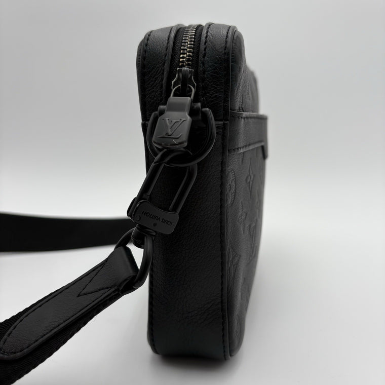 Messenger Bag Monogram Shadow Black — photo 6