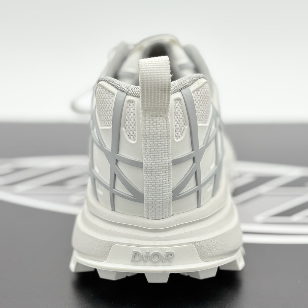 Size 41 (8 US) - Dior B31 Runner ' White Grey ' | ONLY WORN ONCE!