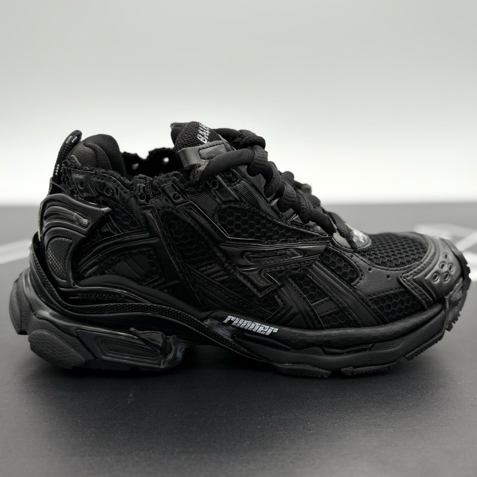 Size 35 - Balenciaga Runner Sneaker ' Triple Black ' | BRAND NEW!