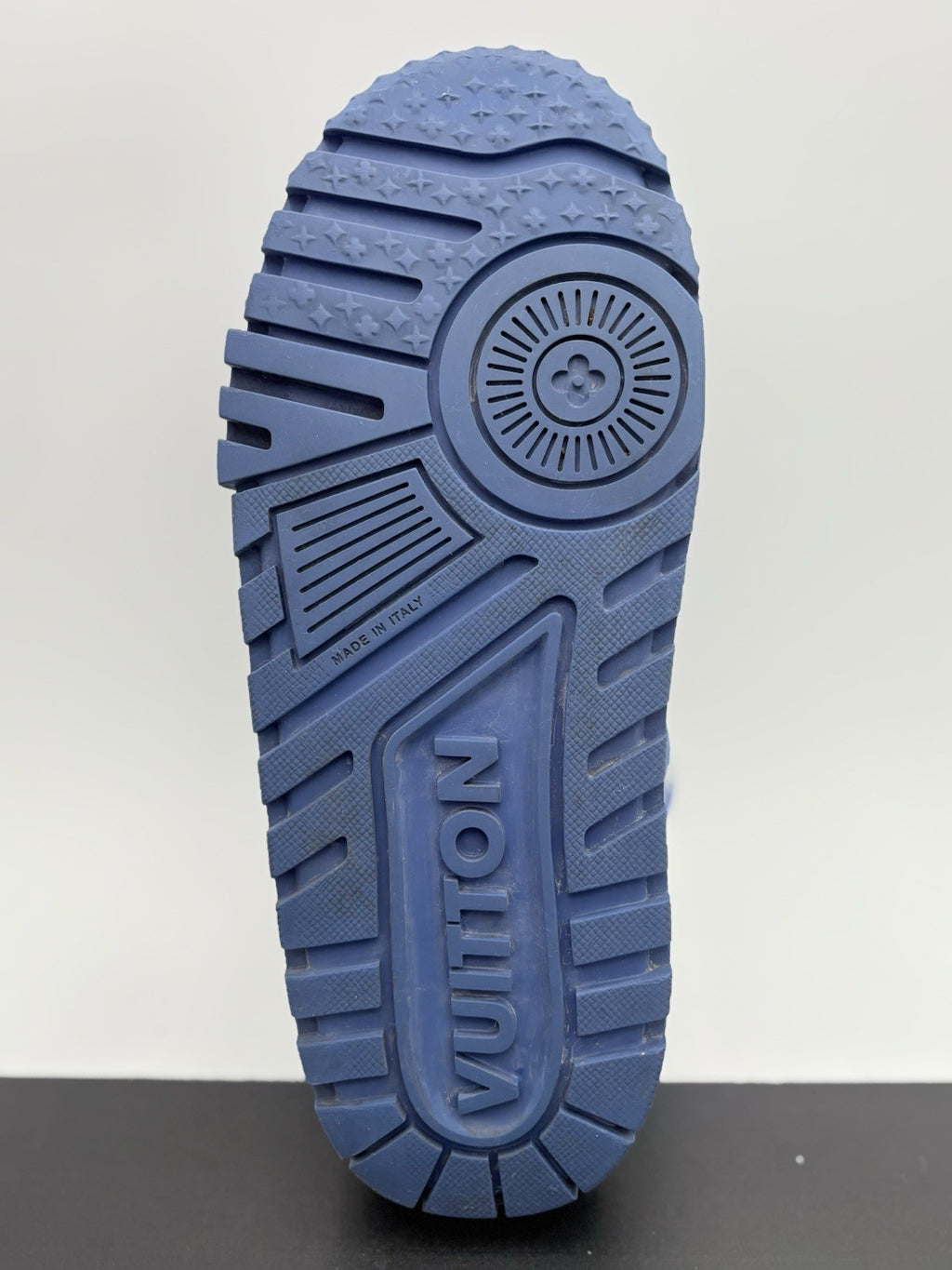 Size 9 LV (10-10.5 US) - Louis Vuitton Maxi ' Blue White ' | GREAT CONDITION!