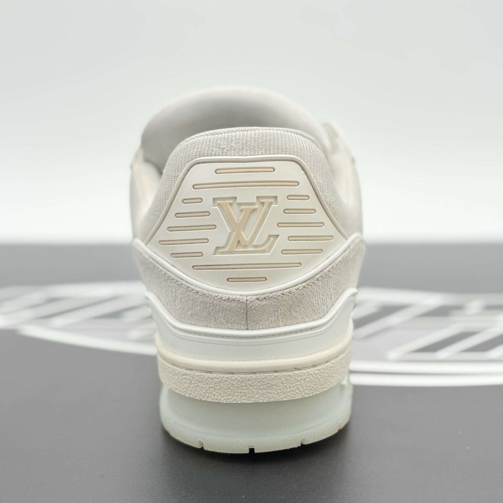 Size 8.5 LV (9.5-10 US) Louis Vuitton Trainer  Denim ' Beige ' | GREAT CONDITION