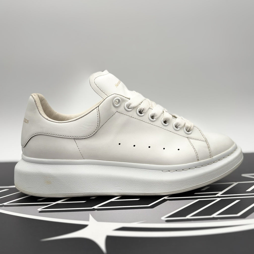Size 42.5 (9.5 US) Alexander McQueen Oversized ‘ White ' | GOOD COND!