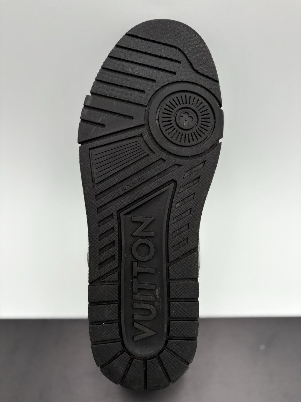 Size 6 LV (7-7.5 US) Louis Vuitton Trainer ' Patent Leather Black ' | GREAT COND