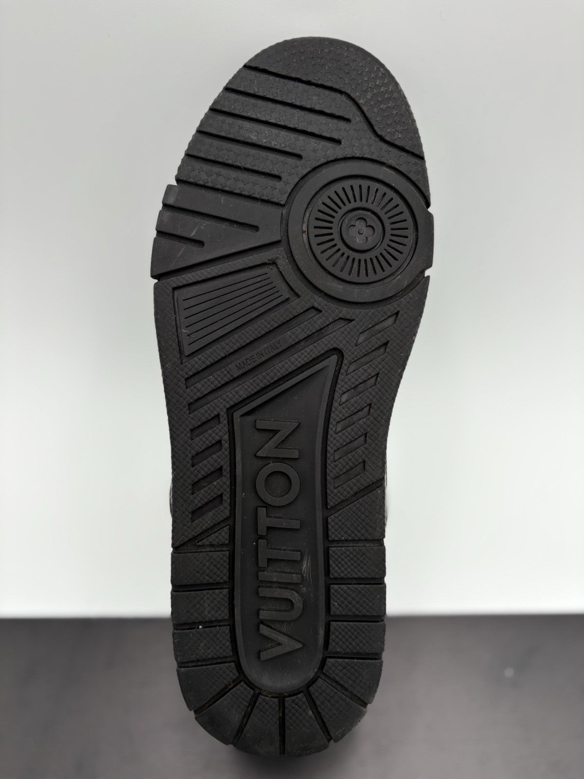 Size 6 LV (7-7.5 US) Louis Vuitton Trainer ' Patent Leather Black ' | GREAT COND