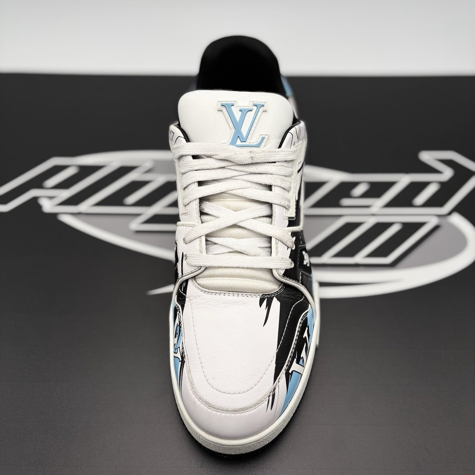 Size 8 LV (9-9.5 US) - Louis Vuitton Trainer #54 ' Graphic Print ' | GOOD COND!