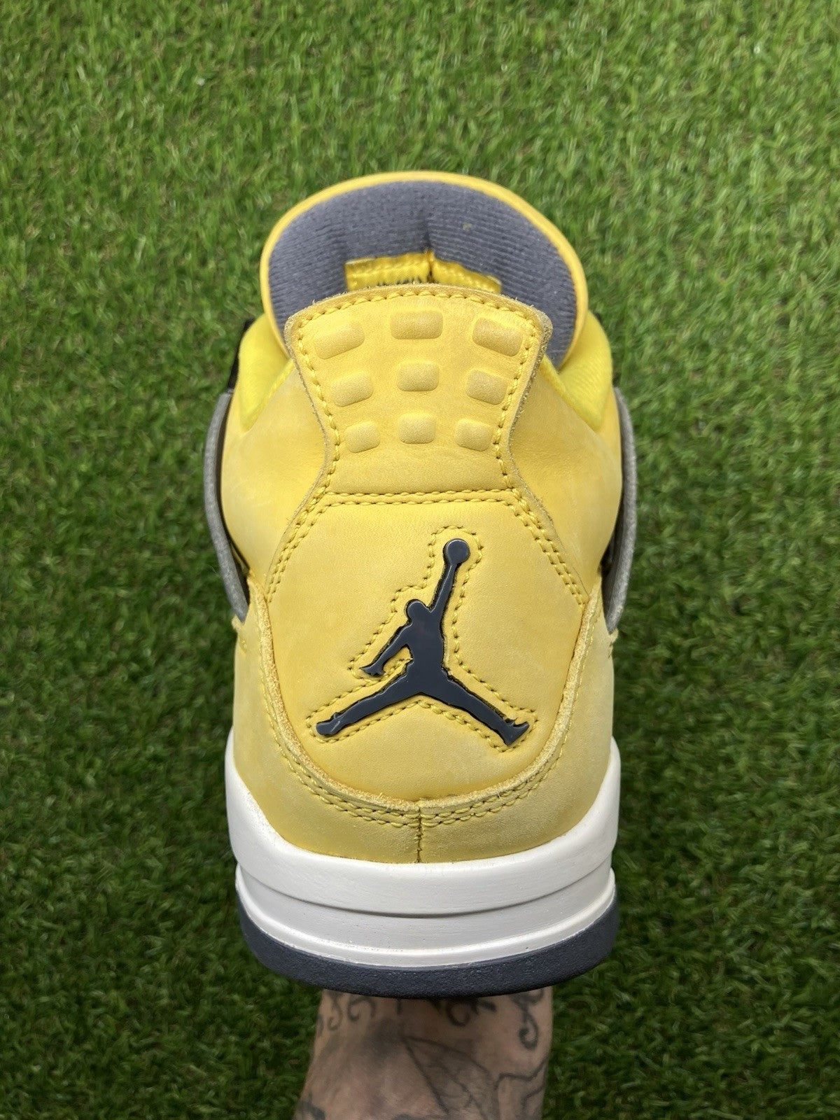 Size 8.5 - Nike Air Jordan 4 Retro ' Lightning ' | GREAT CONDITION!
