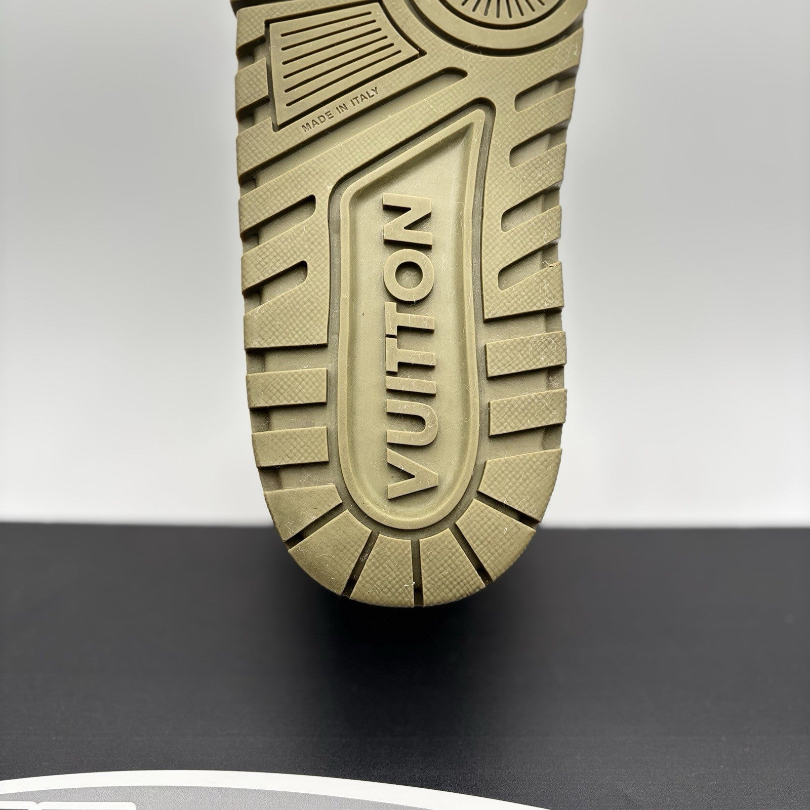 Size 12 LV (13-13.5 US) - Louis Vuitton Maxi ' Damoflage ' | GREAT CONDITION!