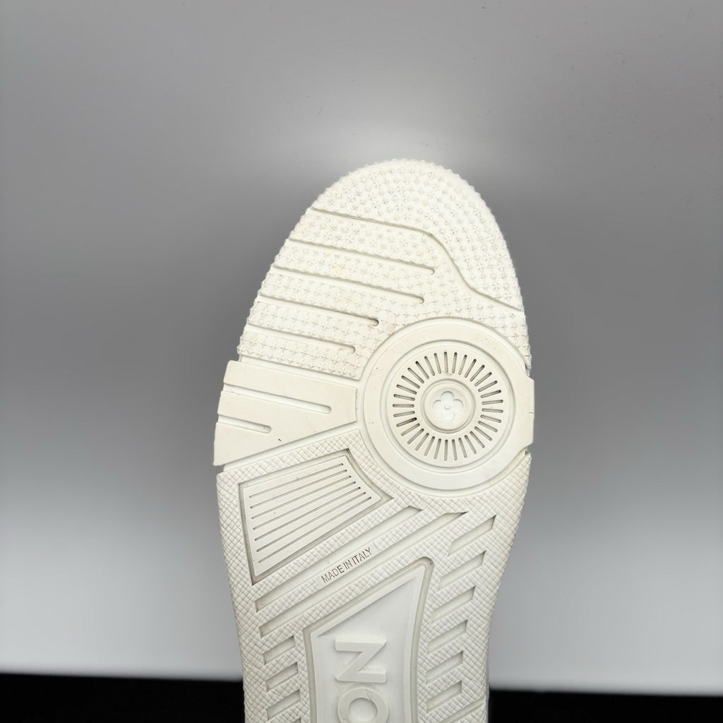 Size 7 LV (8-8.5 US) - Louis Vuitton Trainer ' White ' | EXCELLENT CONDITION!