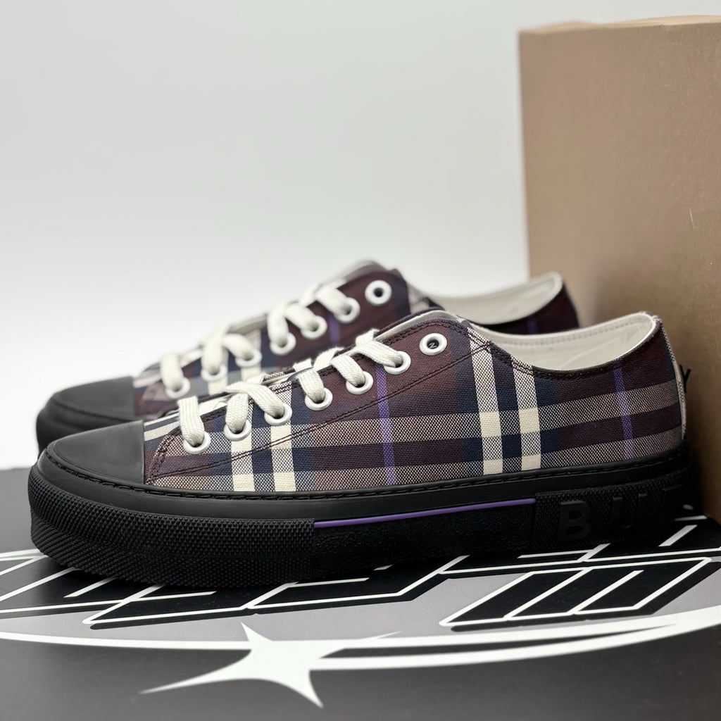 Size 43 (10 US) - Burberry Low Sneaker ' ' | SUPER CLEAN!