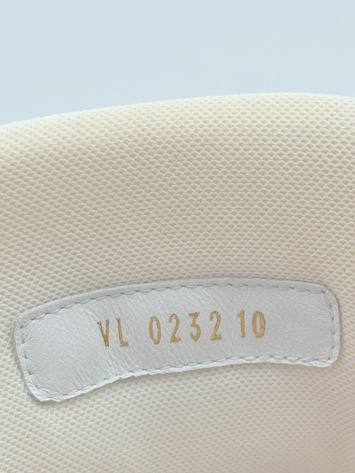 Size 10 LV (11-11.5 US) - Louis Vuitton Trainer ' White Pink ' | EXCELLENT COND!
