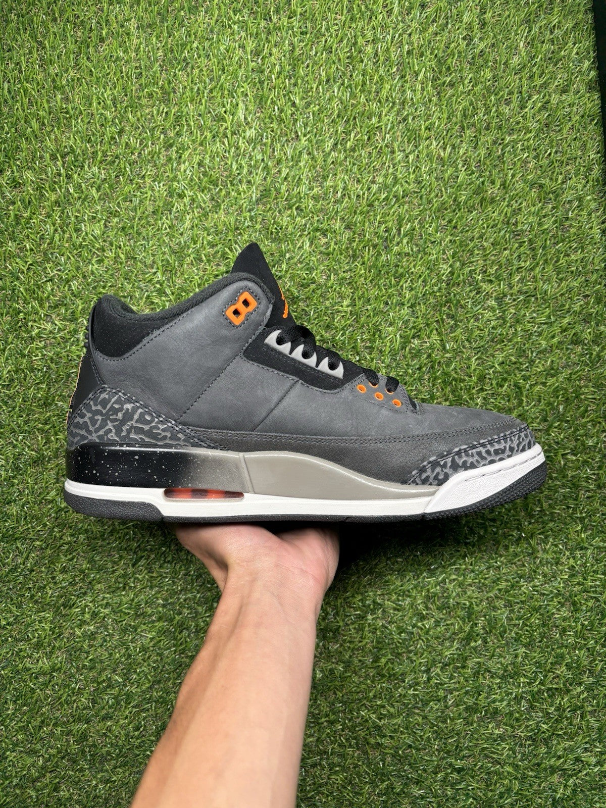 Size 10 - Jordan 3 Retro 2023 Mid Fear | SUPER CLEAN!