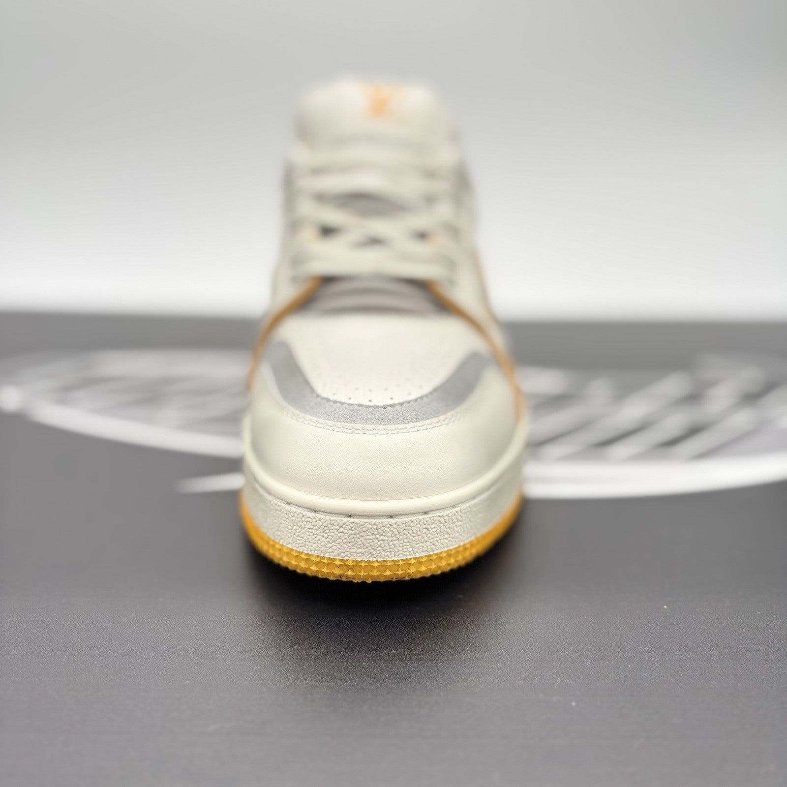 Size 40 LV (7-7.5 US) - Louis Vuitton Trainer ' White Yellow ' | GOOD CONDITION!