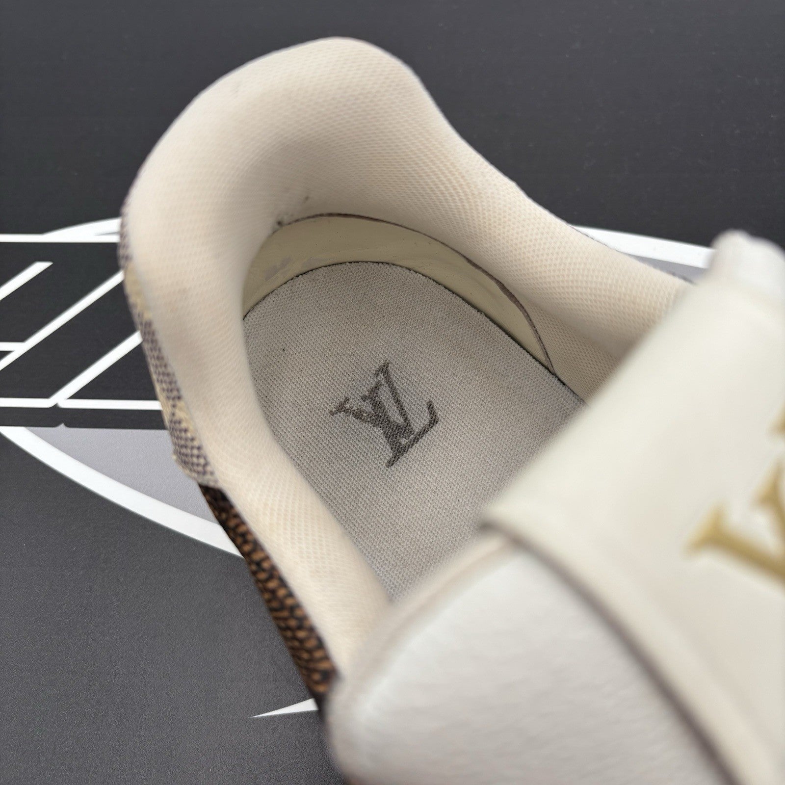 Size 9 LV (10-10.5 US) - Louis Vuitton Trainer ' Monogram Brown Ebene ' | GREAT!