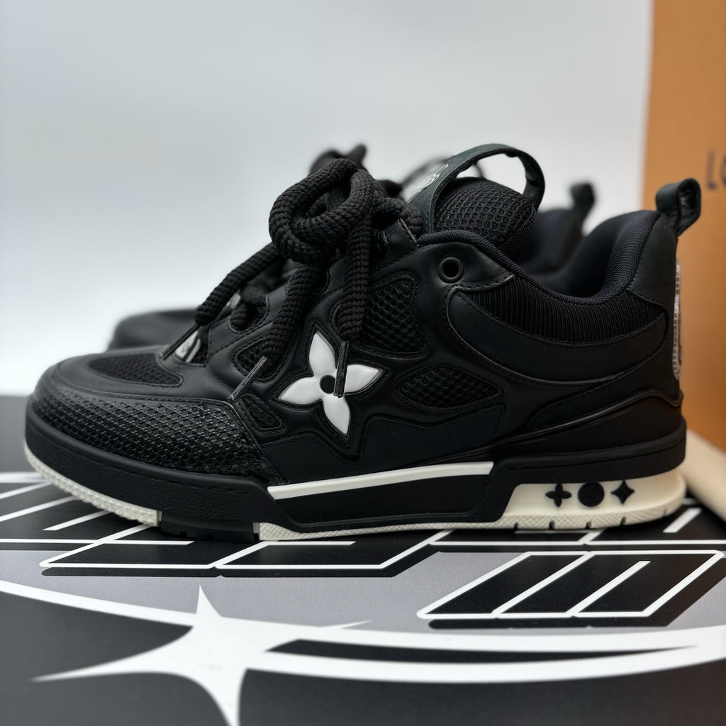 Size 8 LV (9-9.5 US) Louis Vuitton Skate ' Black White ' | GREAT CONDITION