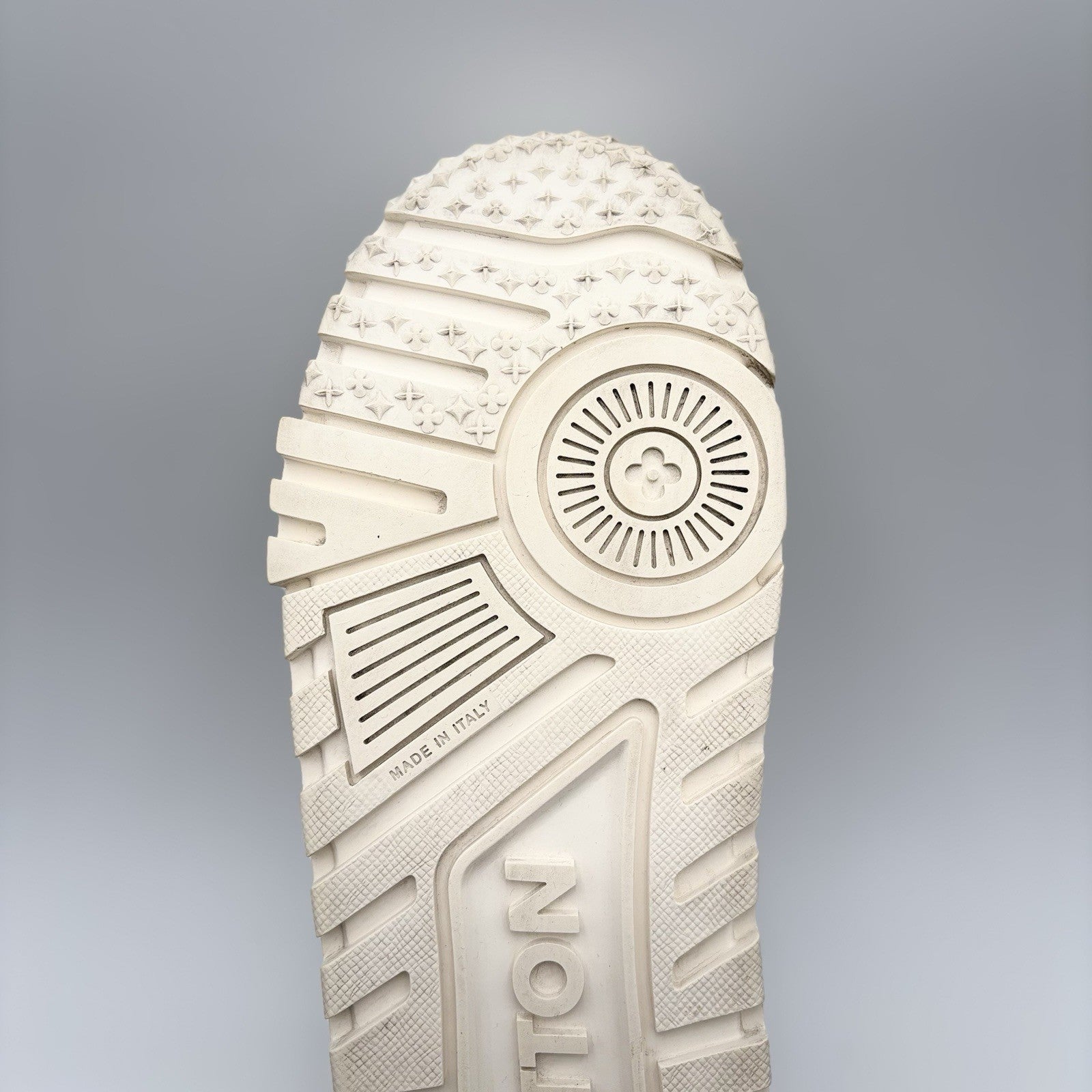 Size 8 LV (9-9.5 US) - Louis Vuitton Maxi Trainer ' White ' | GREAT CONDITION!