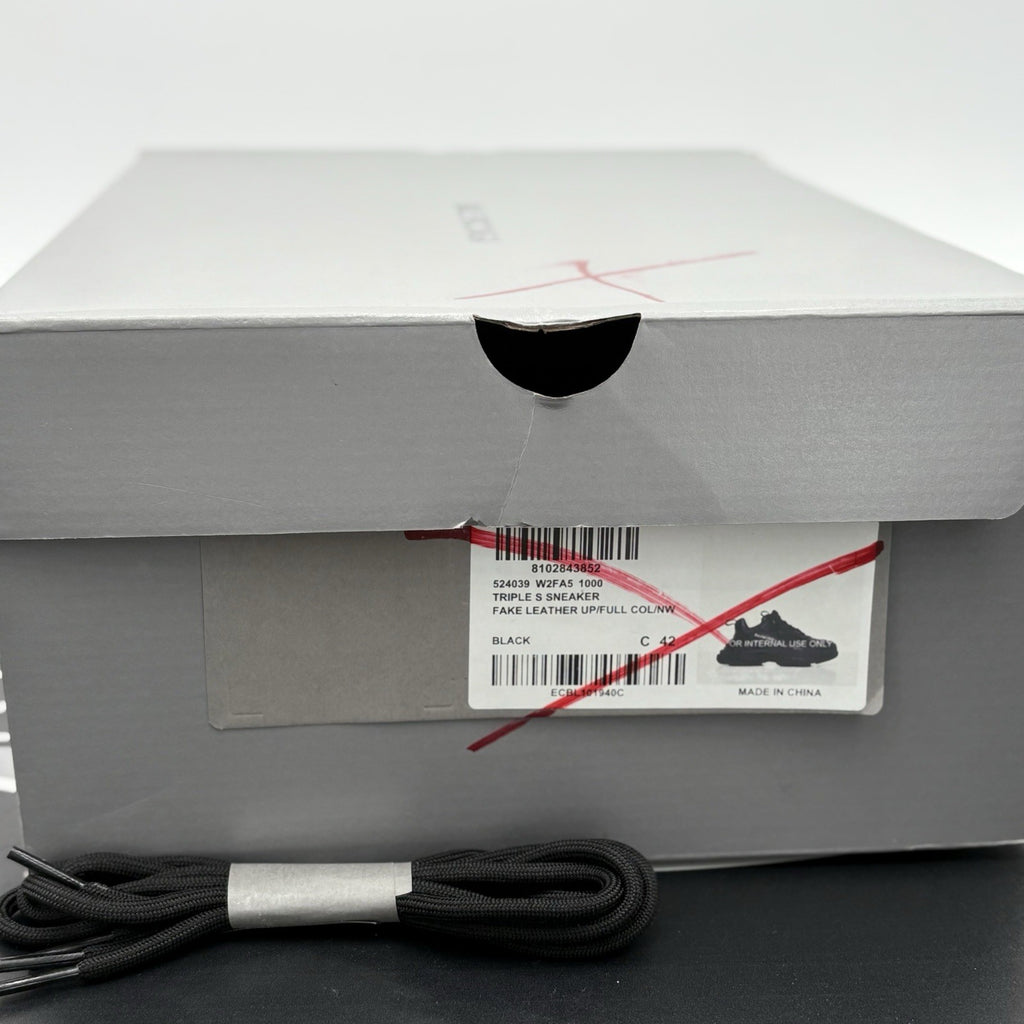 Size 42 - Balenciaga Triple S ' Black ' | BRAND NEW!