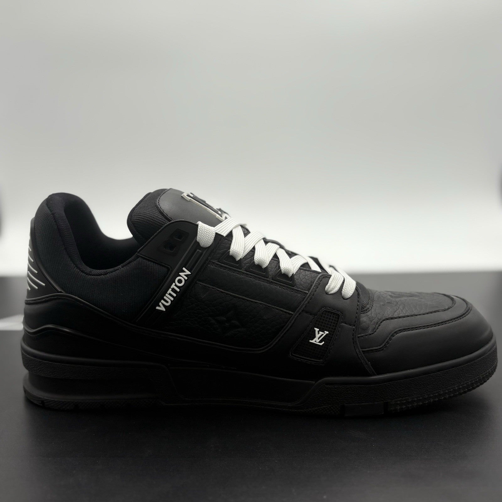 Size 11 LV (12-12.5 US) - Louis Vuitton Trainer ' Black ' | EXCELLENT!